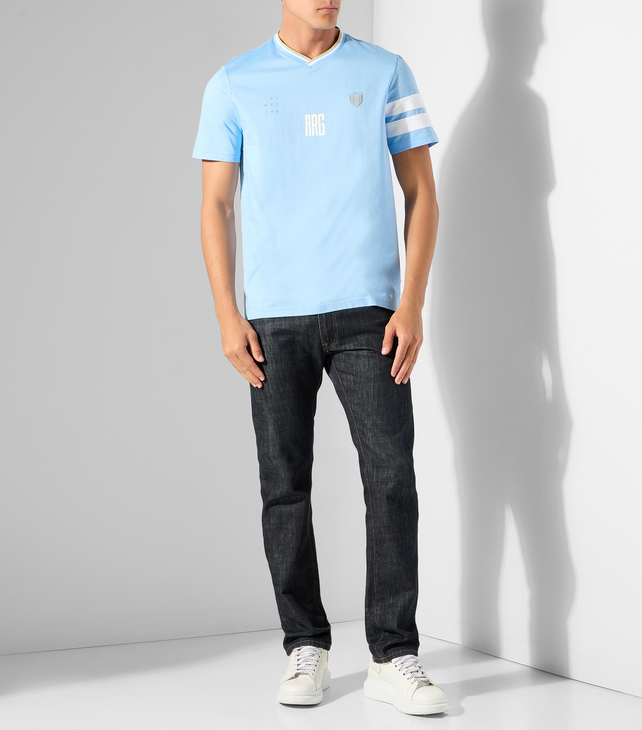 Playera cuello V manga corta lisa Argentina Hombre